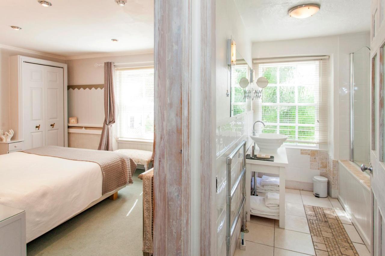 เดอะ ซัมเมอร์ เฮาส์ Bed & Breakfast เพนแซนซ์ ห้อง รูปภาพ