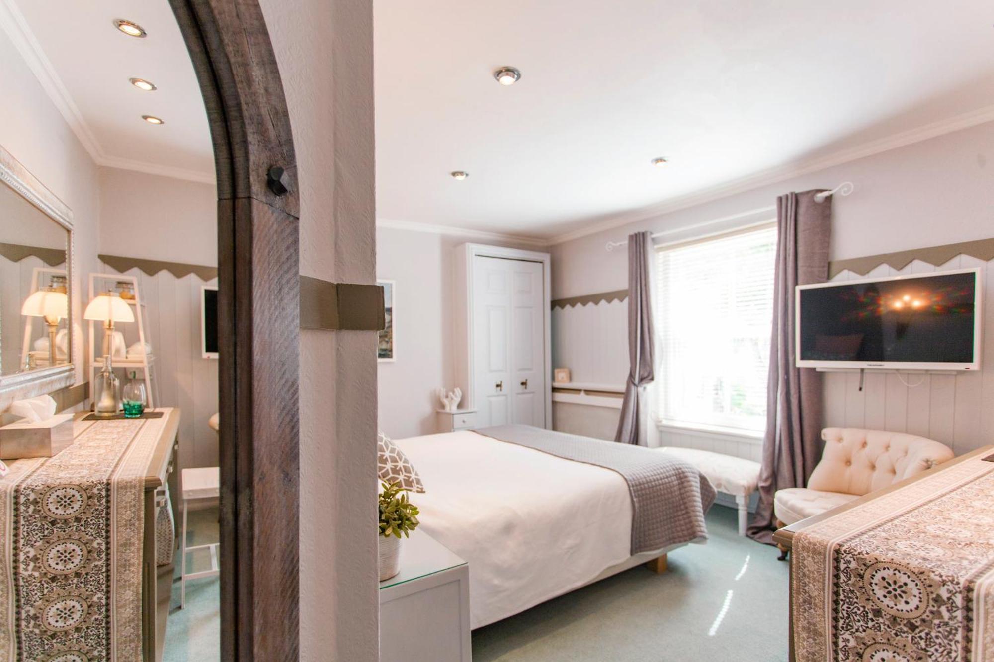 เดอะ ซัมเมอร์ เฮาส์ Bed & Breakfast เพนแซนซ์ ห้อง รูปภาพ