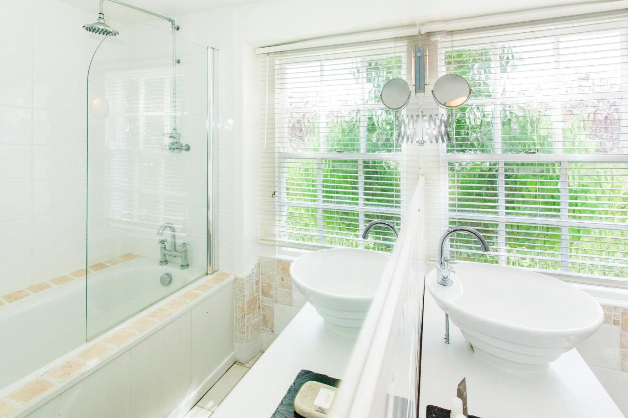 เดอะ ซัมเมอร์ เฮาส์ Bed & Breakfast เพนแซนซ์ ห้อง รูปภาพ