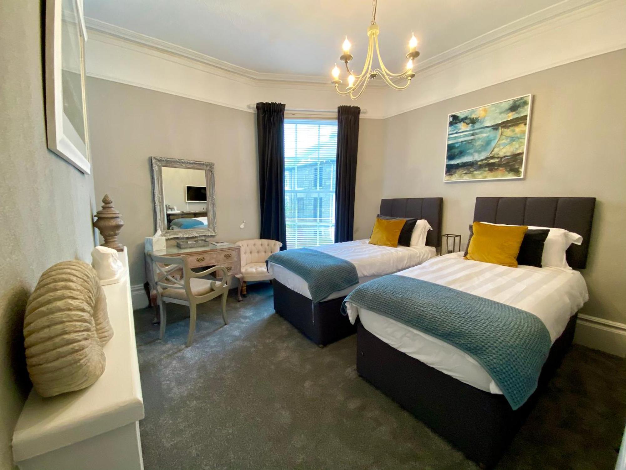 เดอะ ซัมเมอร์ เฮาส์ Bed & Breakfast เพนแซนซ์ ห้อง รูปภาพ